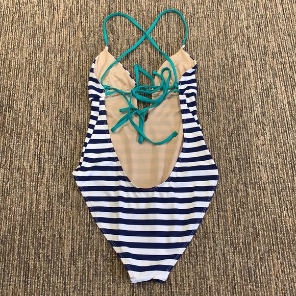 TART HERA Crisscross One-Piece Suit Small - Picture 4 of 7